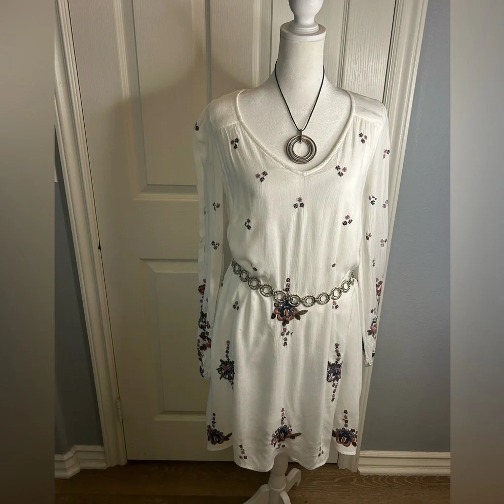 🤩Free People Long Sleeved Fully Lined Midi Dress w/ Floral Embroidery Size M - Picture 1 of 10